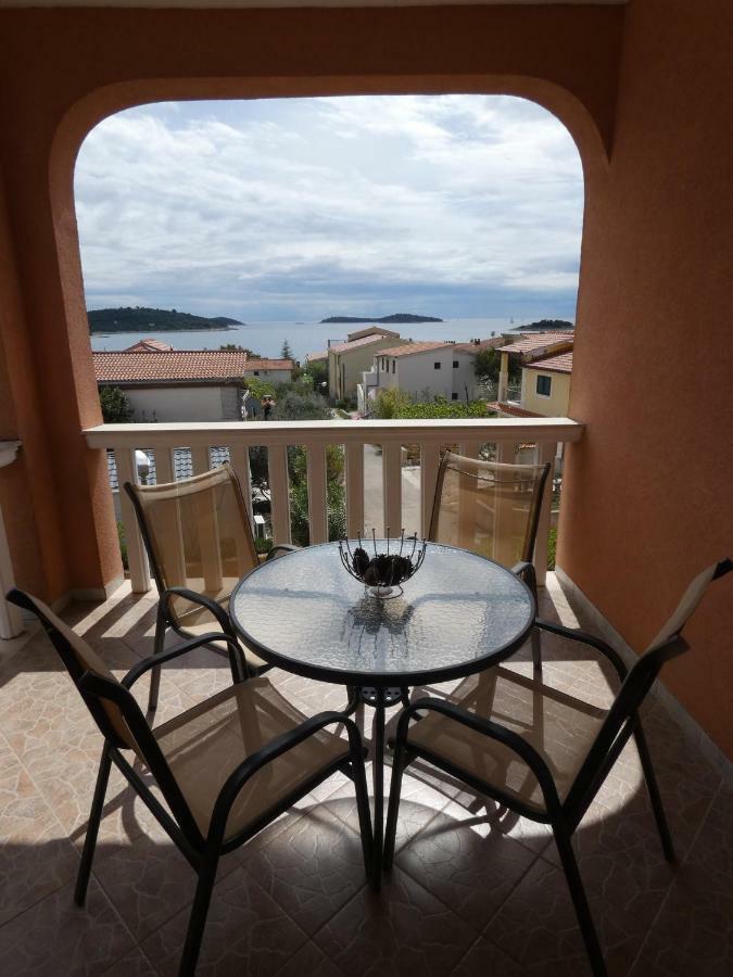 Apartmani Saric Rogoznica Zečevo Exterior foto