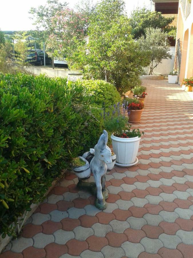 Apartmani Saric Rogoznica Zečevo Exterior foto