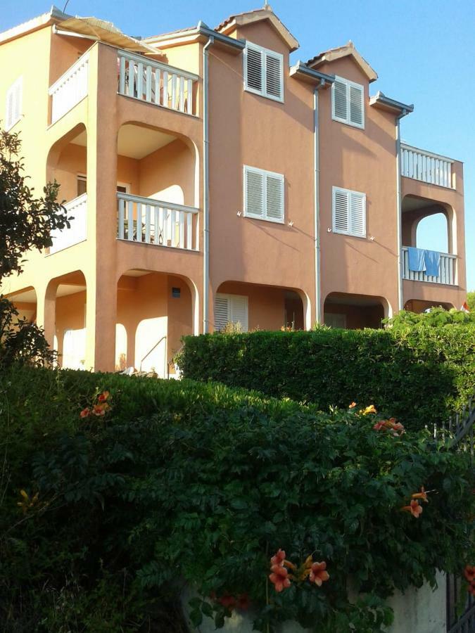 Apartmani Saric Rogoznica Zečevo Exterior foto